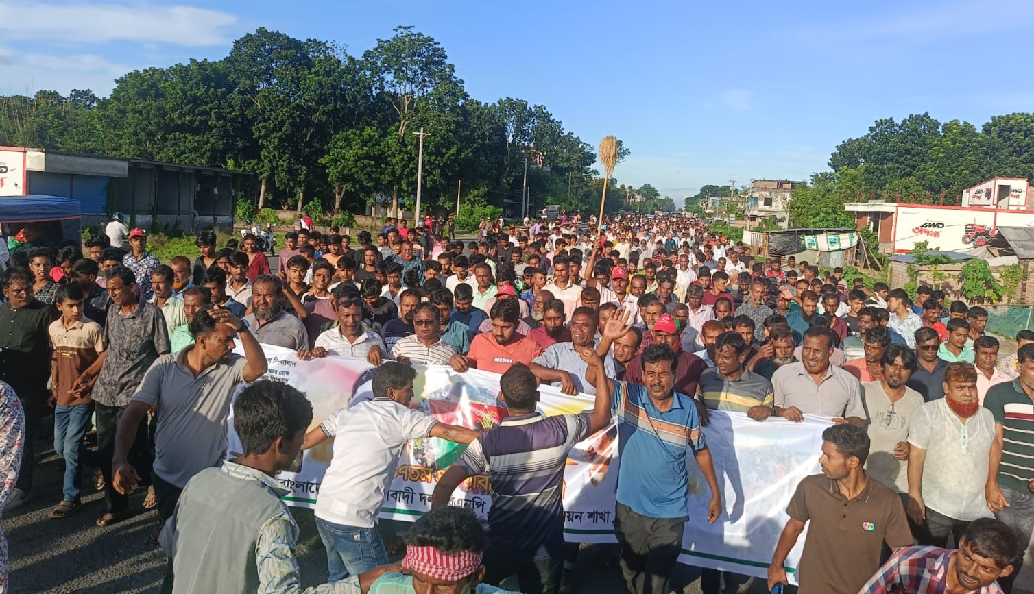 রাইপুর ইউনিয়ন বিএনপির সভাপতি রবিউলের নেতৃত্বে হাজার হাজার নেতাকর্মীর অনুষ্ঠানে যােগদান